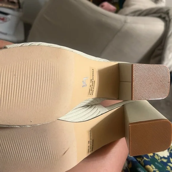 Diba Cream Mules with Ribbed Texture and Open Toe - Picture 2 of 4